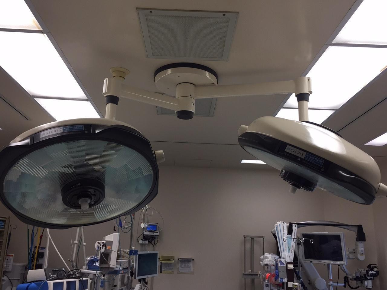 Steris Amsco SQ240 Surgical Light